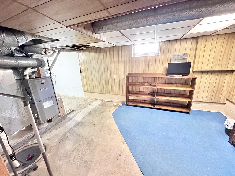 1016 Pleasant St — Photo 33