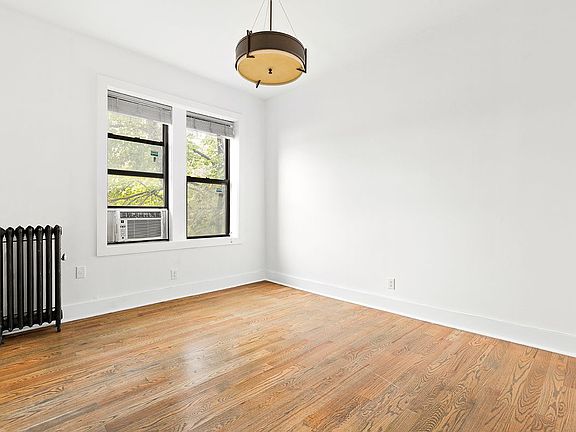 3rd image of 35 Clarkson Ave APT 3C