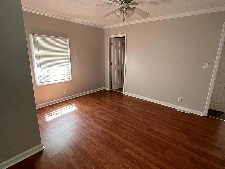 3613 Oakwood Dr — Photo 5