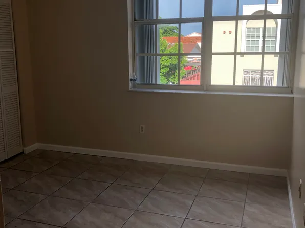 3900 W 9th Ave, Hialeah, FL 33012