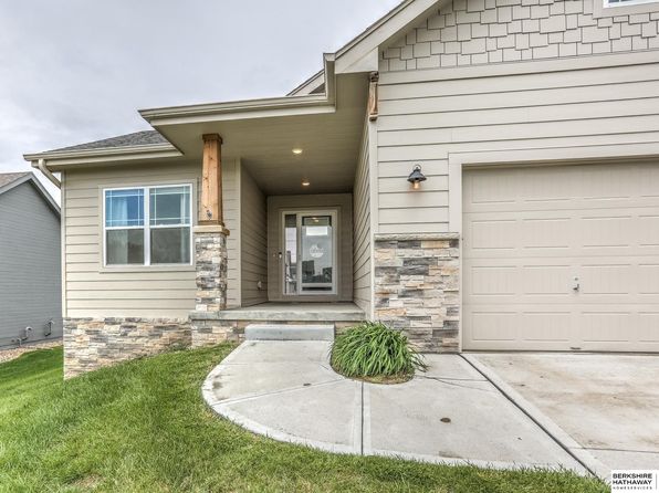 16912 Virginia St, Omaha, NE 68136