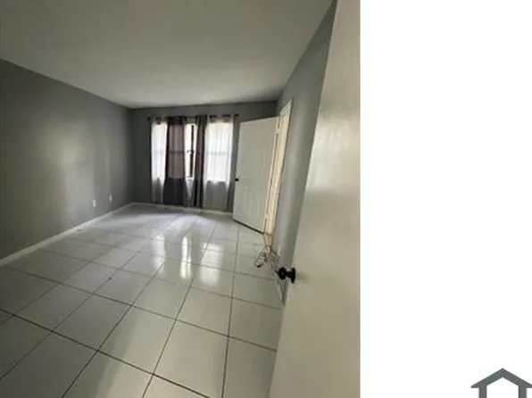 20800 NE 8th Ct, Miami, FL