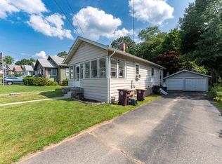 163 Roosevelt Rd, Weymouth, MA 02188