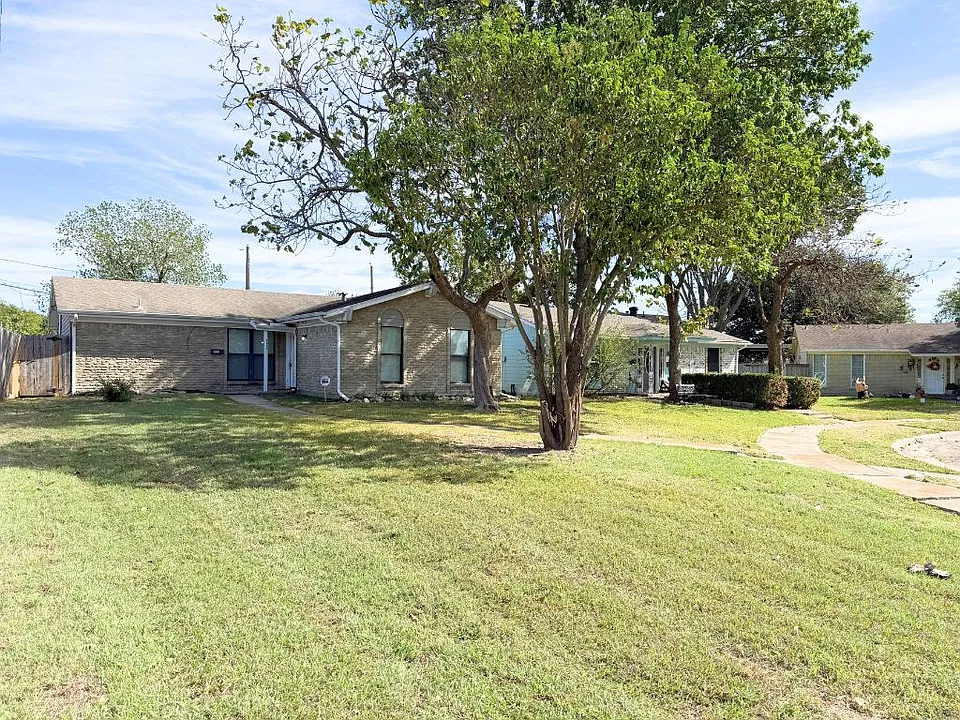9680 Dale Glade Dr