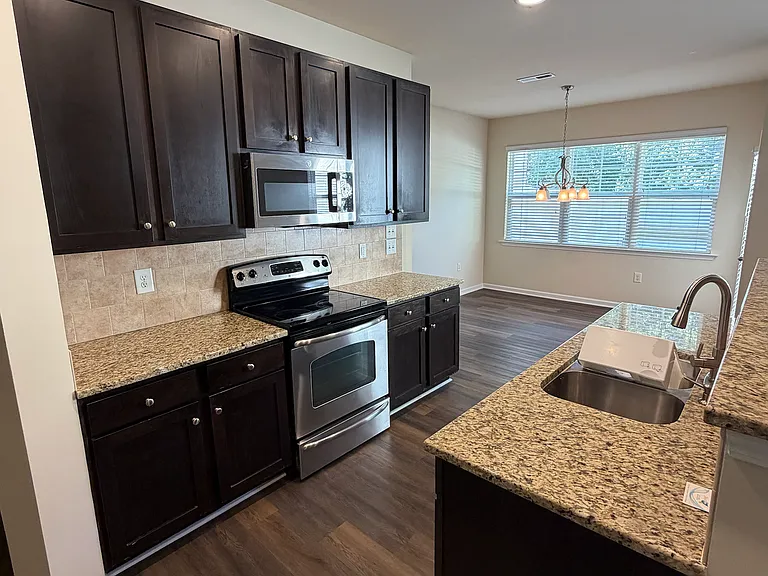 725 Grace Hodge Dr — Photo 6