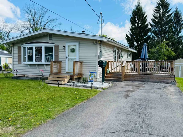 7 Marie St, Massena, NY 13662