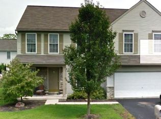 8 Memory Ln, Enola, PA 17025