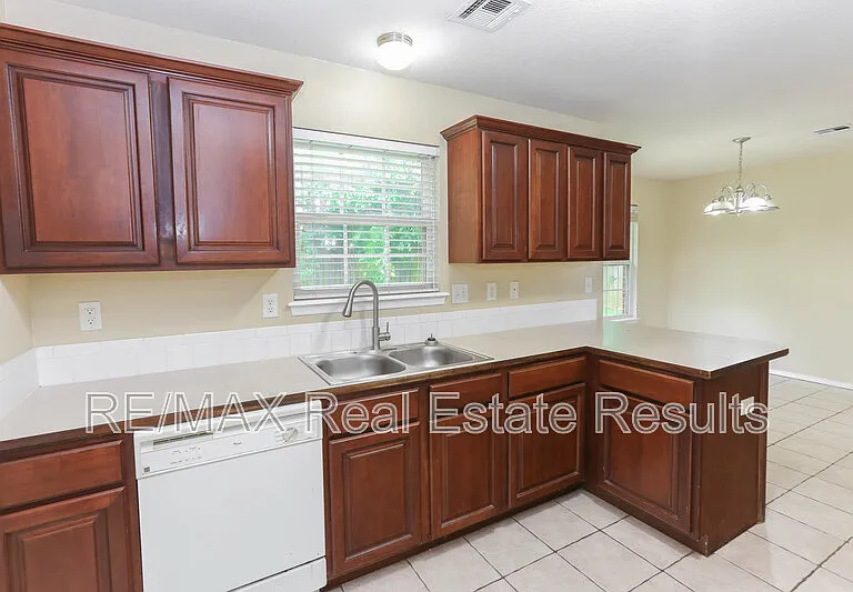 2505 SW 20th St — Photo 12