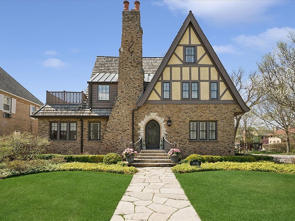 1st image of 2448 Lincolnwood Dr