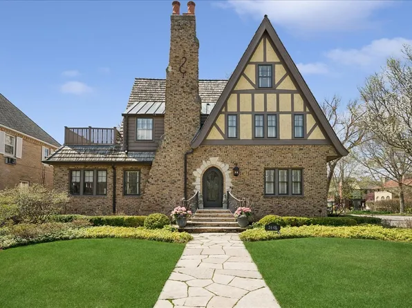 2448 Lincolnwood Dr, Evanston, IL 60201