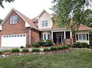 4495 Asbury Place Dr, Clemmons, NC 27012