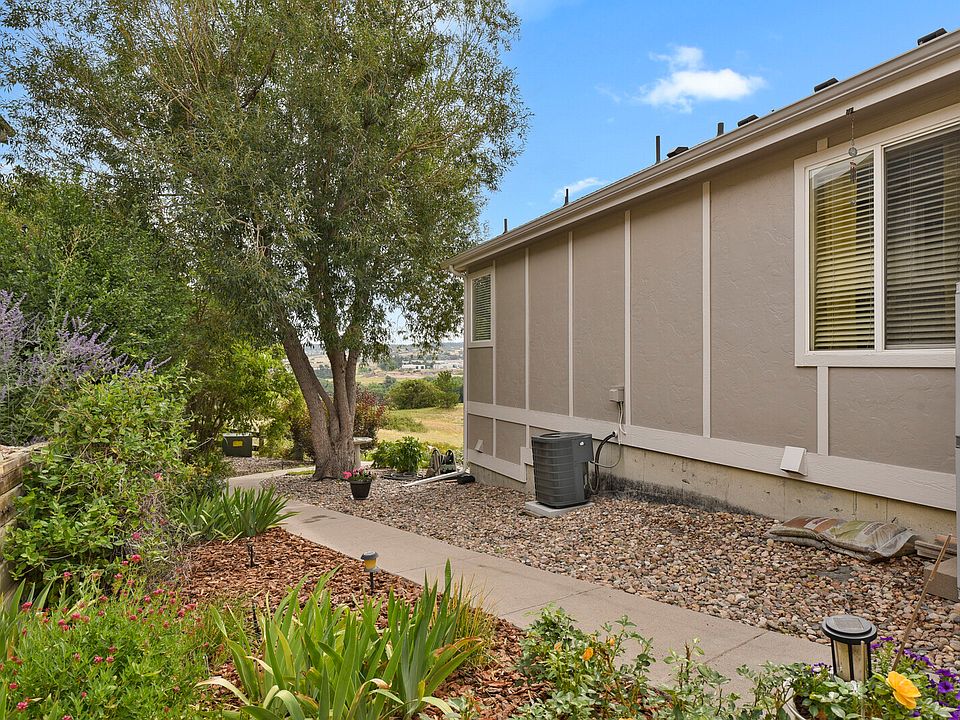 Side Yard to Entrance