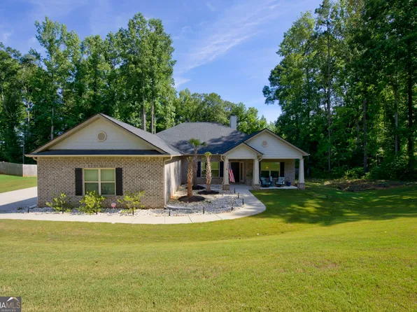 869 River Fall Dr, Jefferson, GA 30549