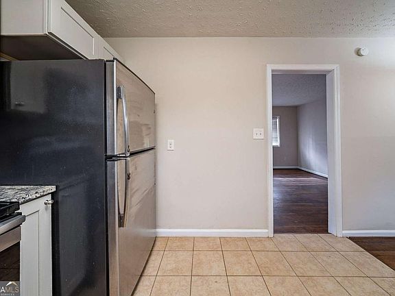 5th image of 3738 Larkspur Ter