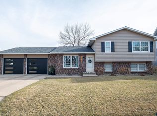 301 E Park Ave, Howard, SD 57349
