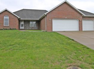 2920 W Grandview St, Springfield, MO 65803