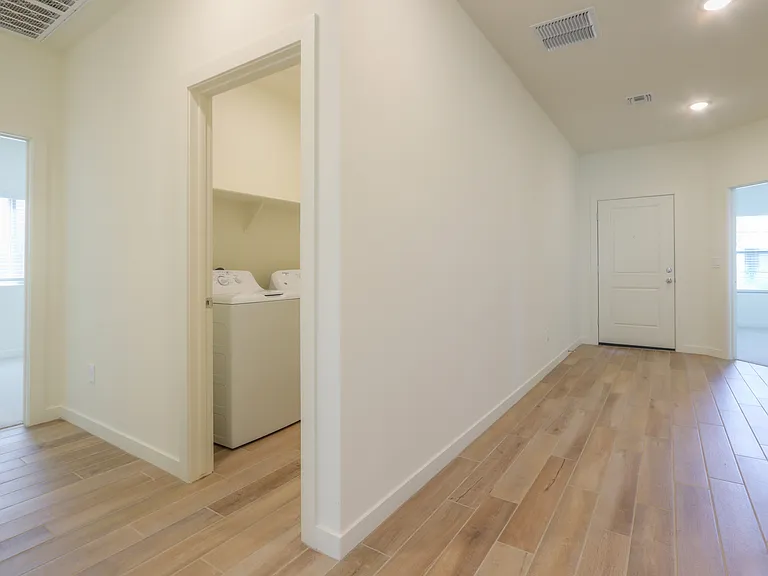 40285 W Chambers Ave — Photo 8