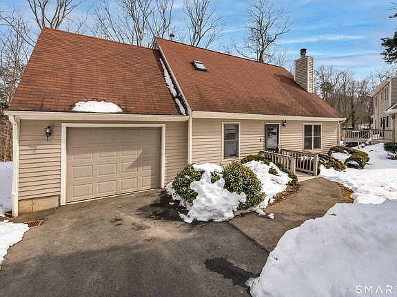 2nd image of 4 Copper Ridge Circle #4