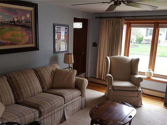 3rd image of 132 Russell Dr