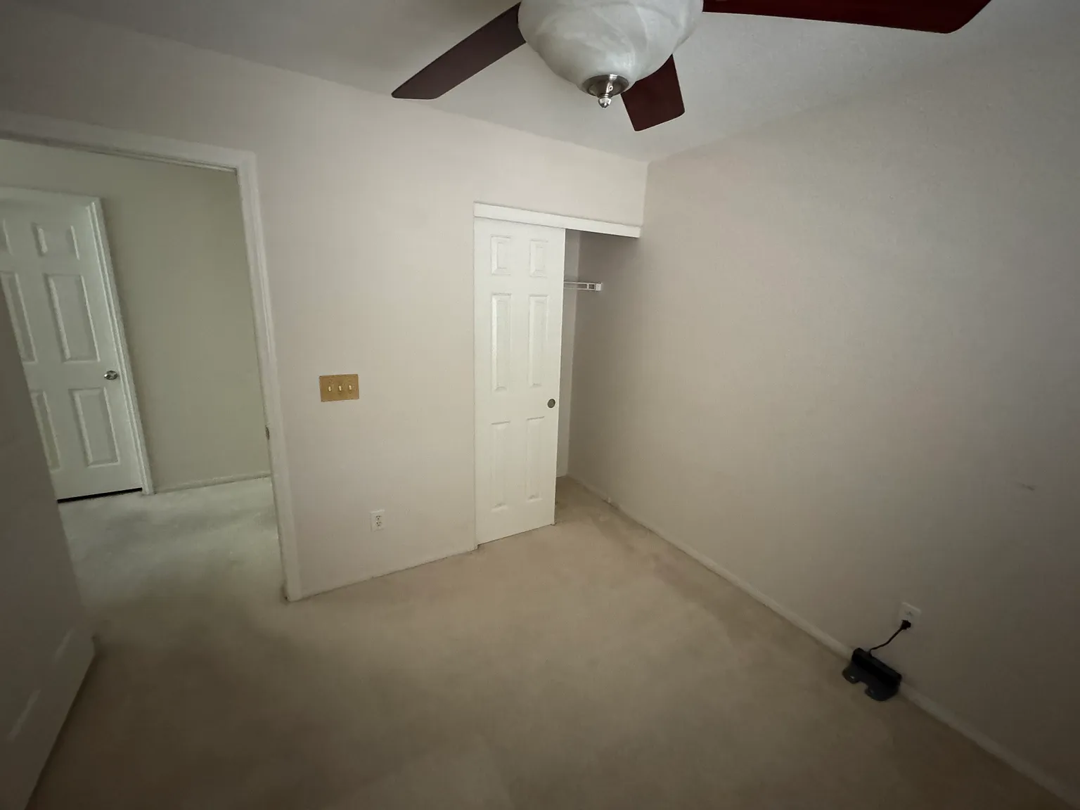 3 bed, 2.5 bath, 1406 sqft, $650 — Photo 3