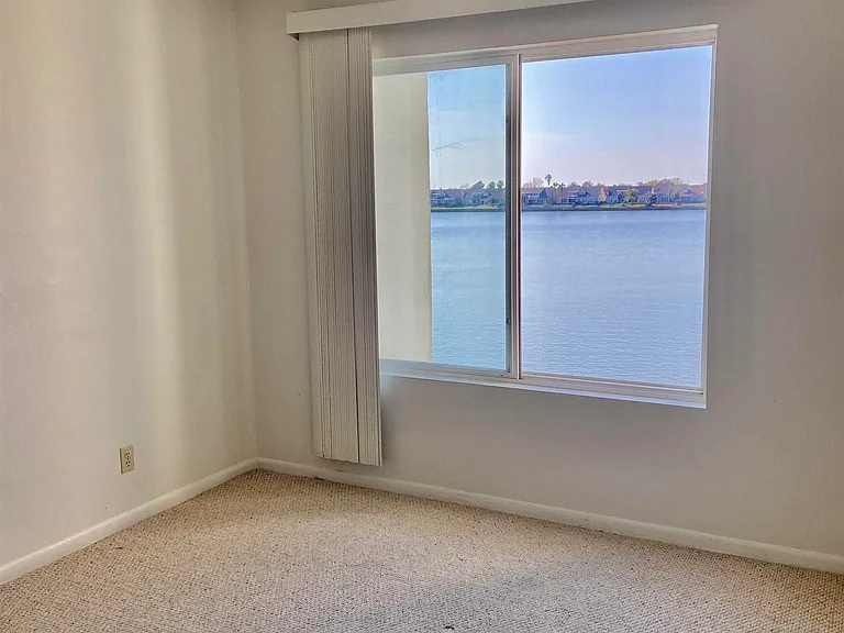 1490 Harbor Dr #205 — Photo 4