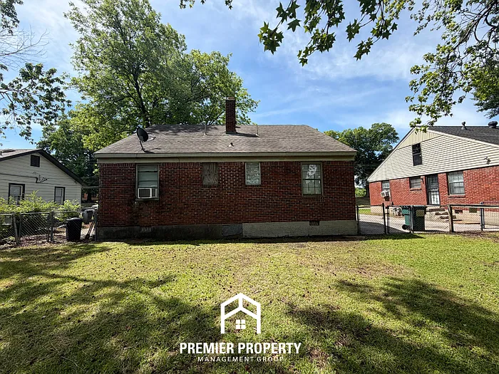 3916 Wales Ave — Photo 12