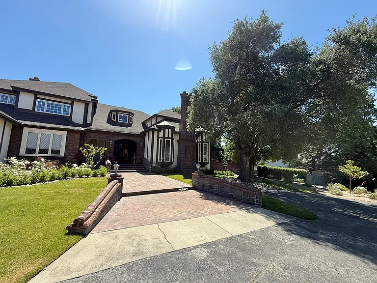 533 E Sierra Madre Ave — Photo 3