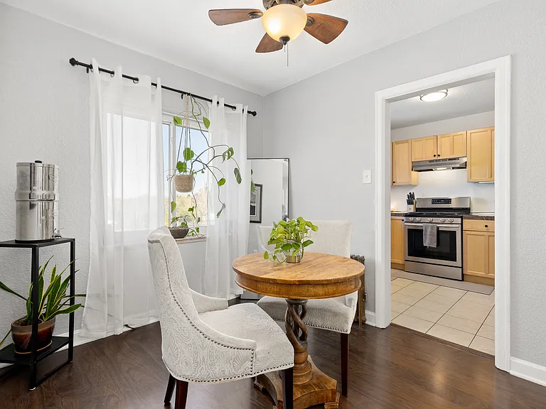 1481 Ash St #4 — Photo 7