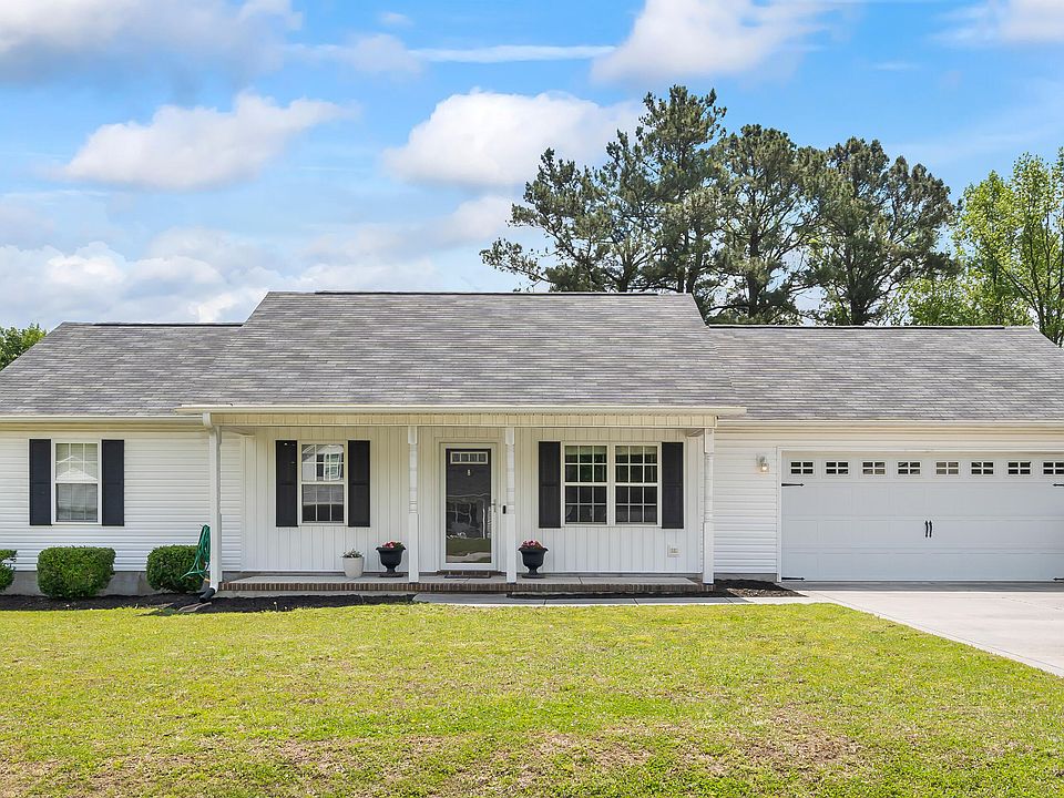 1st image of 128 Woodbury Farm Drive