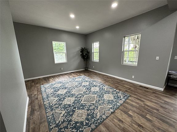 4th image of 426 Fairmont Ave