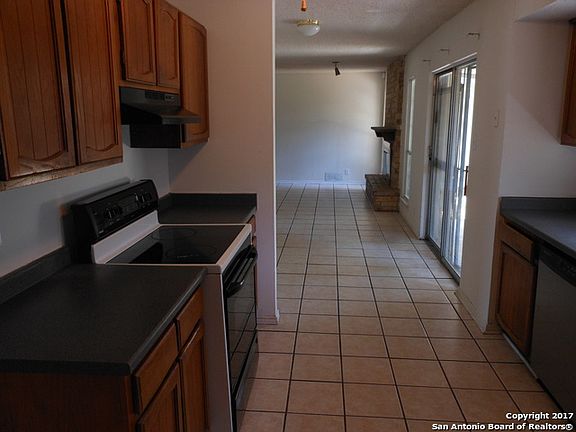 5th image of 2823 Lake Meadow St