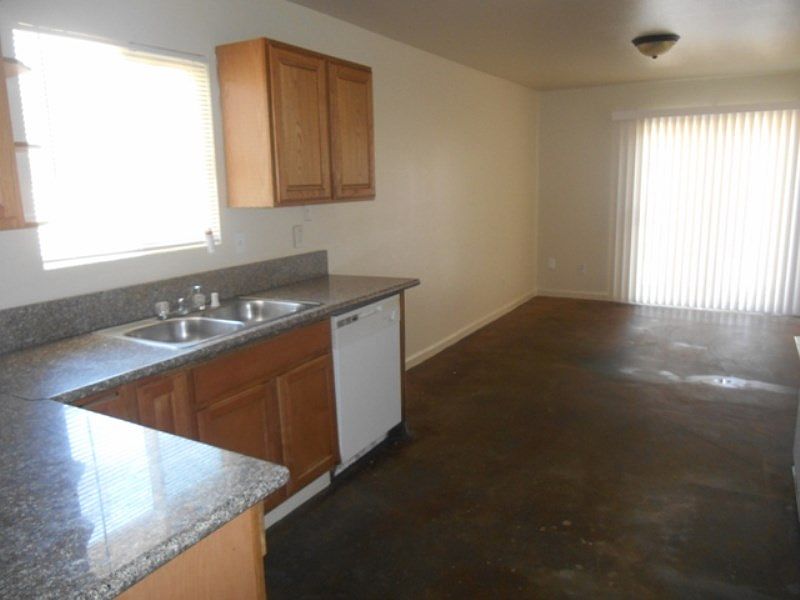 2nd image of 1321 E Fedora Ave #103