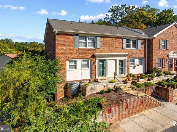 8522 Westover Ct, Springfield, VA 22152