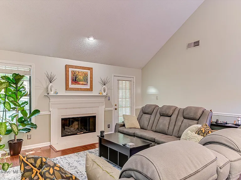 2528 Commons Trce — Photo 10