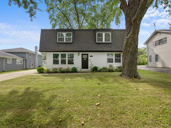 3703 Bluebird Ln, Rolling Meadows, IL 60008