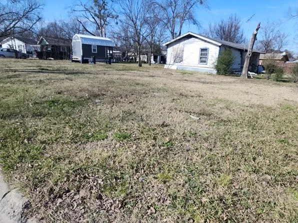 S Wilson St, Kaufman, TX 75142