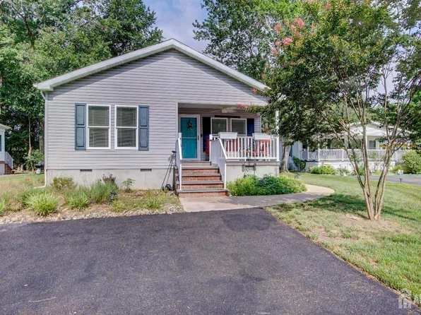 287 Woods End Ct, Spotswood, NJ 08884