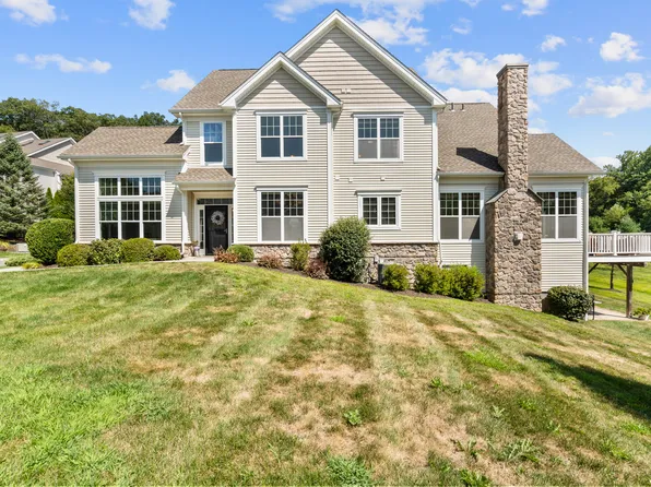 18 Winding Trail #18, Middlebury, CT 06762
