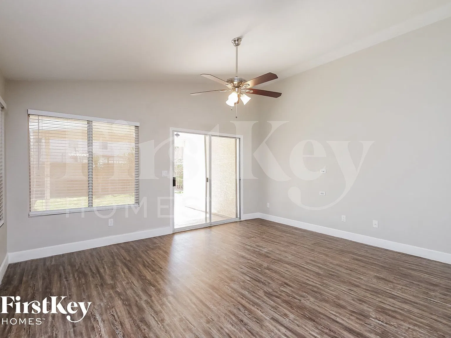 3 bed, 2.0 bath, 1525 sqft, $2,610 — Photo 2