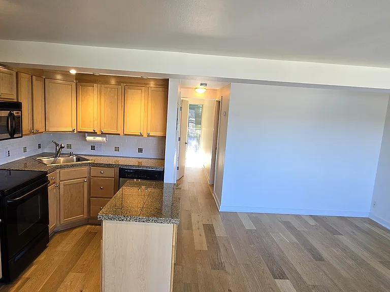 1525 Taylor Ave N #604 — Photo 6