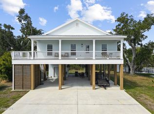 139 Hartsie Dr, Waveland, MS 39576