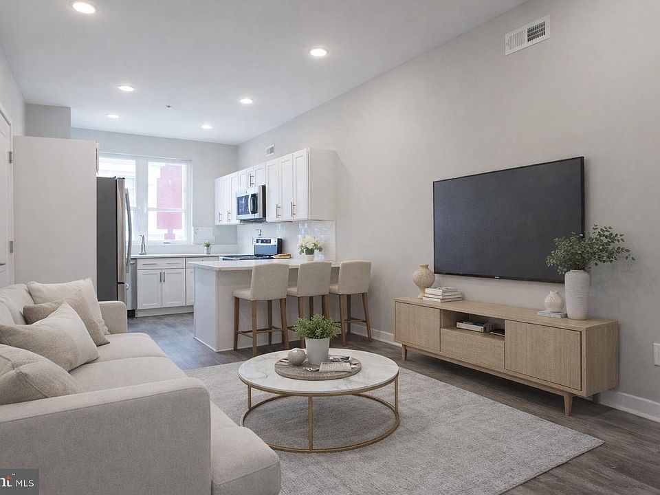 1st image of 2010 N 8th St