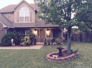 1903 Walnut Hill Ln, Claremore, OK 74019