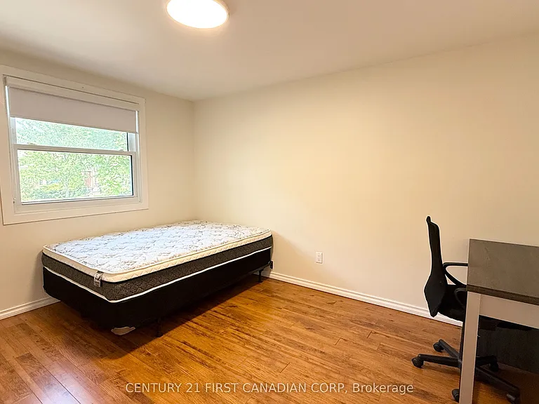 453 Castlegrove Blvd #UPPER — Photo 19