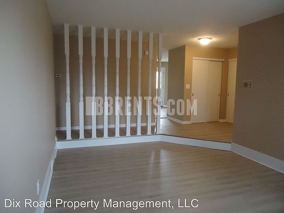 2nd image of 81 Columbus Dr S