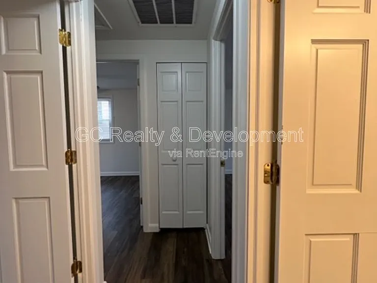231 Ridgefield Ln — Photo 12