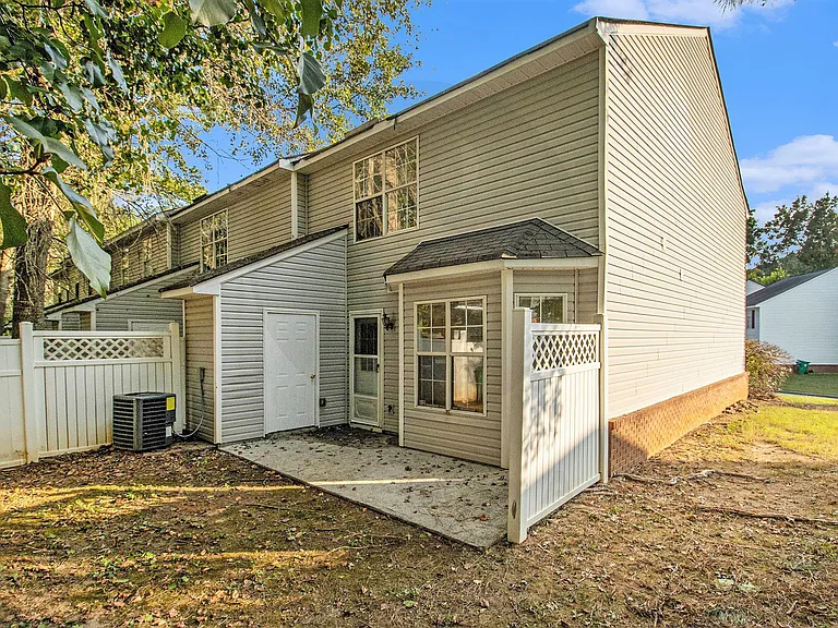 5570 Fair Creek Way — Photo 24