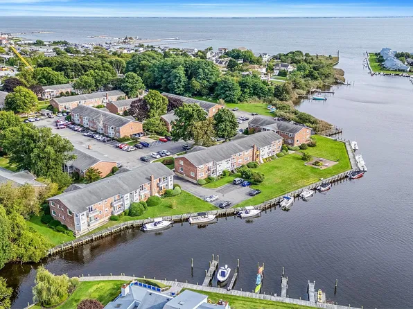 135 Fairharbor Dr #135, Patchogue, NY 11772