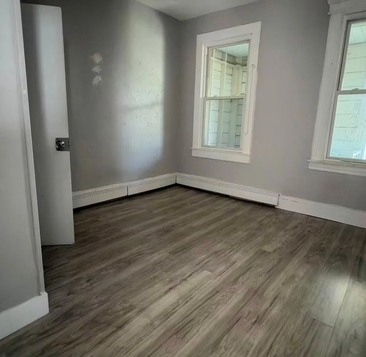 2 BR $1859/MO Elizabeth Nj — Photo 3