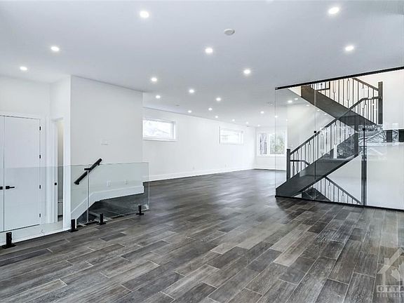 5th image of 485 Hartleigh Ave